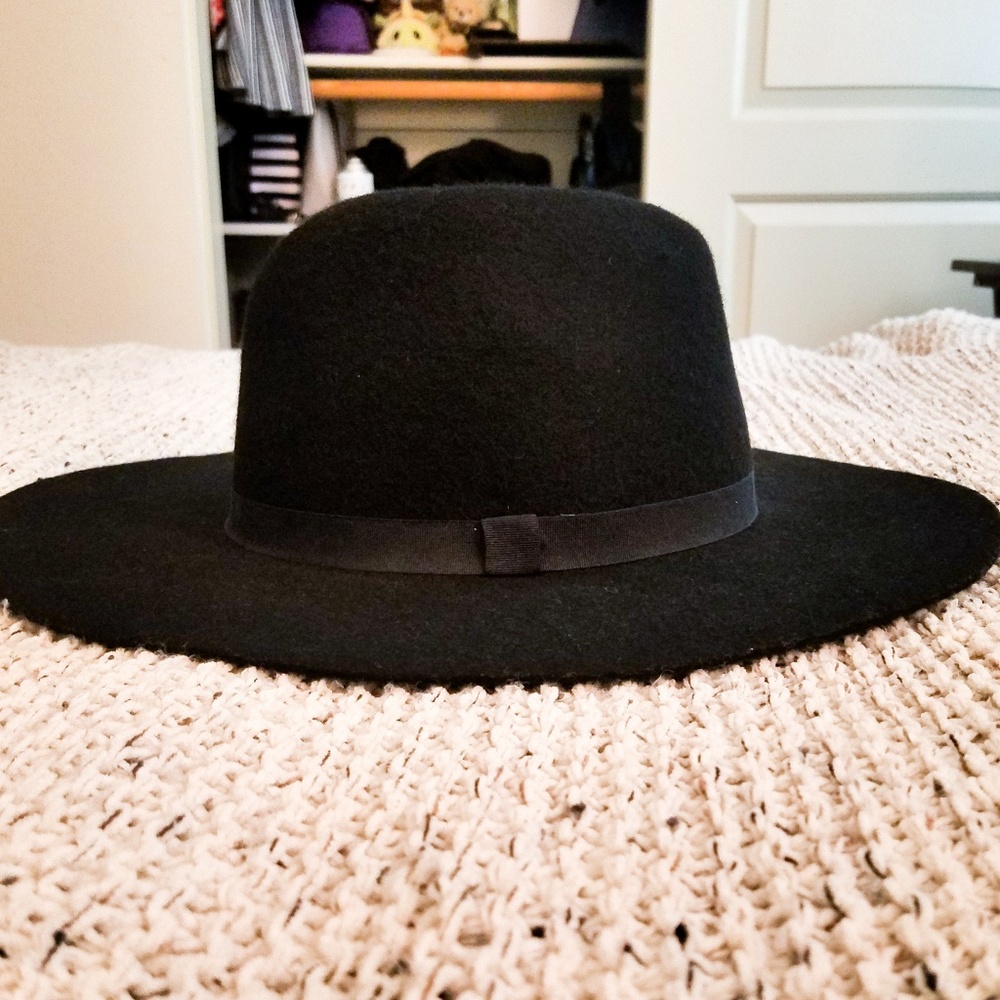 BLACK WOOL HAT
